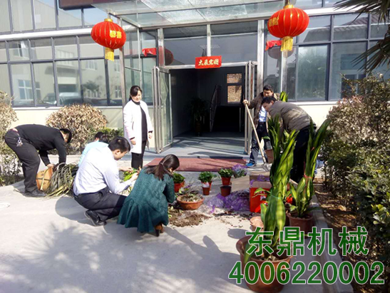 东鼎机械植树节
